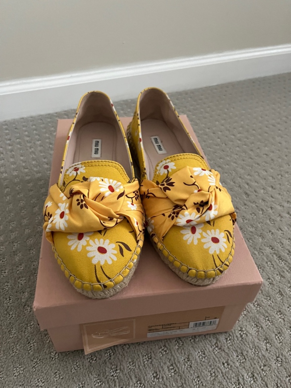 Miu Miu Yellow Floral Knot Espadrille Loafers with Daisy Print - Picture 2 of 6